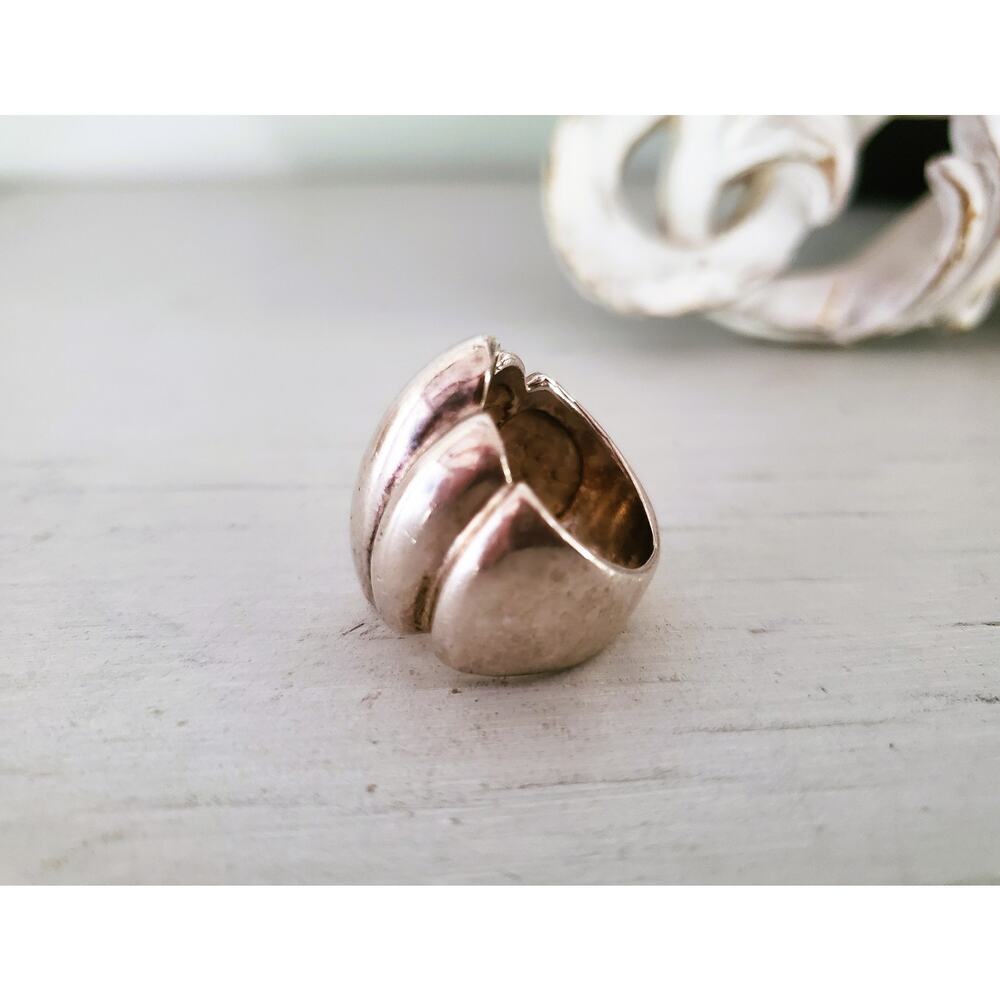 Vintage 1970s Sterling Silver Chunky Ribbed Dome Ring - Picture 3 of 6